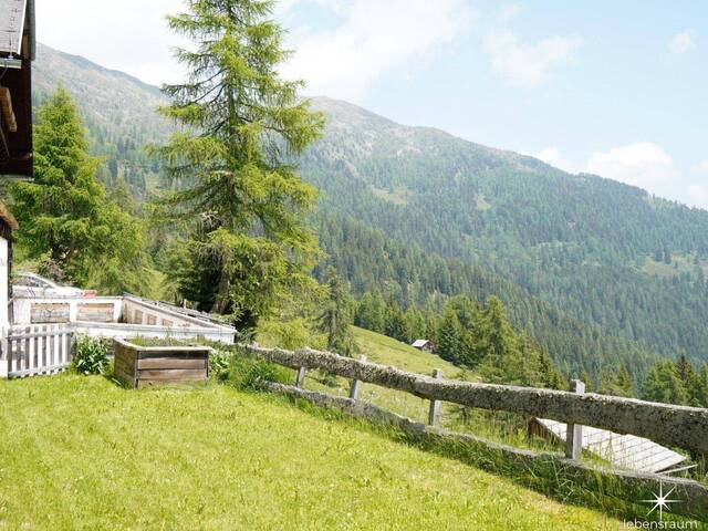 Immobilie in Oberberg - Idyllisches Berghaus in Kärnten: 10 Zimmer, Garten, Balkon & Kamin – Ihr Rückzugsort. - Bild 0