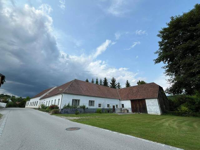 Immobilie in Reith - IHR SANIERUNGSBEDÜRFTIGES PARADIES FÜR MENSCH UND TIER MIT POTENTIAL UND GROSSEM GRUNDSTÜCK - Bild 0