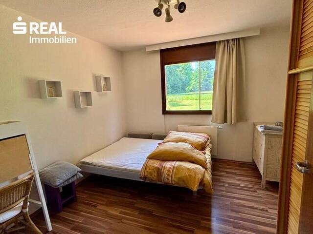 Immobilie in Seebenstein - Wohnen wie im Park – Moderner Familienbungalow im Schlosspark Seebenstein - Bild 3