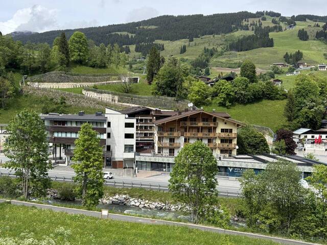 Immobilie in Saalbach - Renditestarkes 3-Zimmer-Appartement Ski IN Ski OUT in Saalbach-Hinterglemm TOURISTISCHE WIDMUNG - Aktuell 4.5% bis 5% Rendite - Bild 0