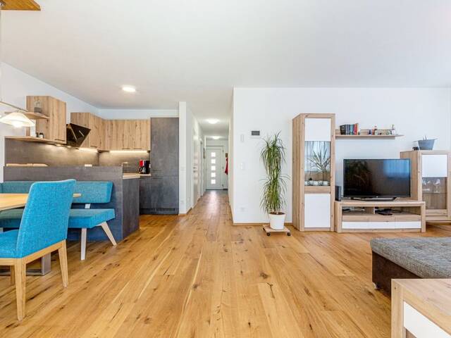 Immobilie in St. Georgen im Attergau - Endlich ankommen! Charmante 3 Zimmer Gartenwohnung in super zentraler Lage von St. Georgen im Attergau - Bild 1