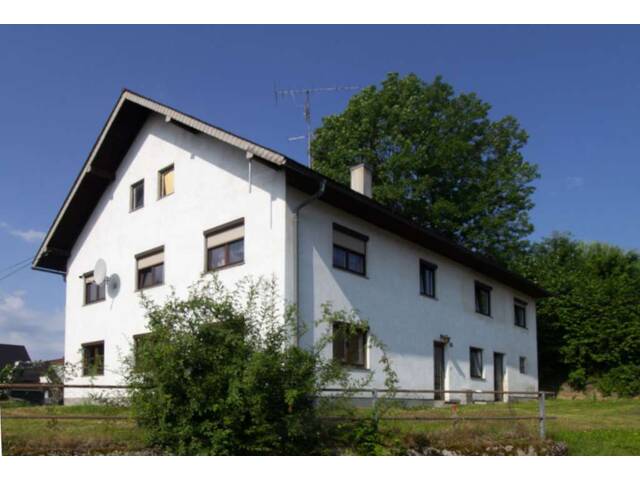 Immobilie in Oberndorf bei Schwanenstadt - Neuer Preis: Objekt in guter Lage mit viel Platz - ausbaufähig! - Bild 0