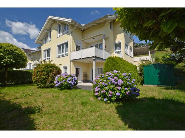 Immobilie in Au - Ihr Refugium am Attersee - stilvoll und naturnah leben mit traumhaftem Seeblick - Bild 1