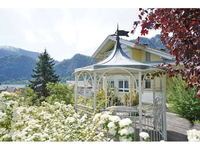 Immobilie in Au - Ihr Refugium am Attersee - stilvoll und naturnah leben mit traumhaftem Seeblick - Bild 2