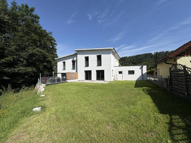 Immobilie in Wartberg ob der Aist - Moderne belagsfertige Doppelhaushälfte mit Garten, Doppelgarage und 4 Schlafzimmern - Bild 1