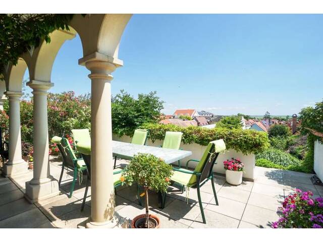 Immobilie in Mörbisch am See - Einmalig! Stilvolle Premium-Residenz mit altem Weinhaus am Neusiedler See - Bild 0