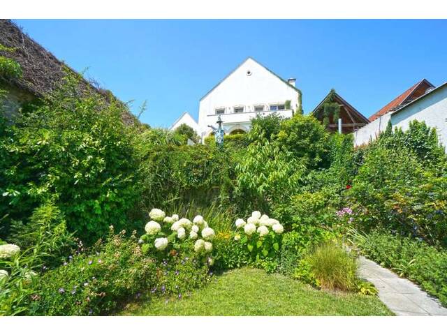 Immobilie in Mörbisch am See - Einmalig! Stilvolle Premium-Residenz mit altem Weinhaus am Neusiedler See - Bild 1