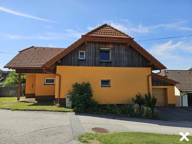 Immobilie in Mönchdorf - Generalsaniertes Wohnhaus in Zentrumslage - Bild 1