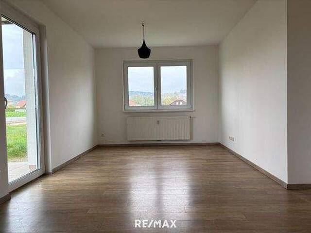 Immobilie in St. Florian am Inn - Erdgeschoßwohnung mit eigenem Gartenanteil in zentraler Lage - Bild 2