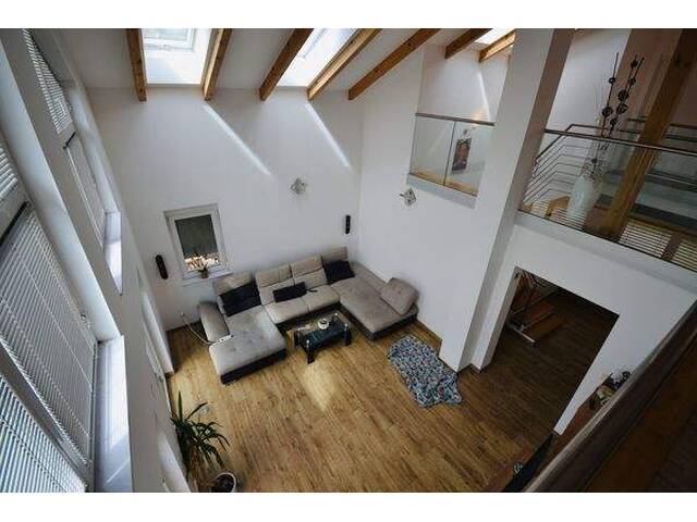 Immobilie in Fernitz - Exklusives Einfamilienhaus mit Galerie, Garten & Nebengebäuden - Ruheoase im Grünen bei Reitanlage - Bild 1