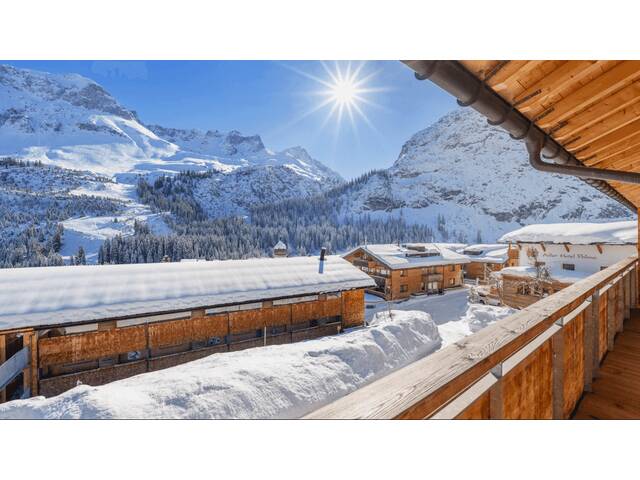 Immobilie in Lech - A unique 4-bedroom triplex penthouse for sale in Lech am Arlberg - Bild 0