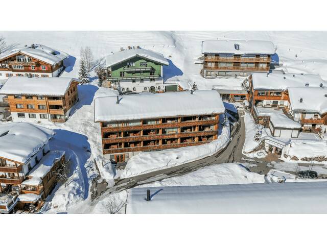 Immobilie in Lech - A unique 4-bedroom triplex penthouse for sale in Lech am Arlberg - Bild 1