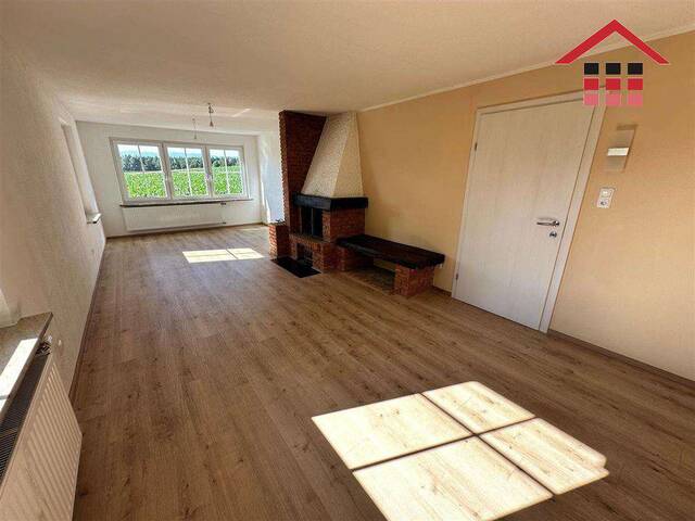 Immobilie in Neukirchen an der Vöckla - ID 977 Wohnhaus am Waldrand in Ruhelage mit Gebirgsblick - Bild 1