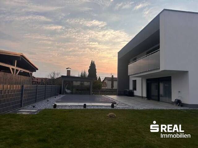 Immobilie in Pucking - Großes Wohnhaus mit Pool in 4055 Pucking - Bild 1