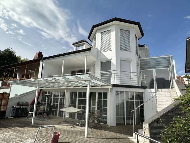 Immobilie in Neudörfl - UFERPARZELLE – Großzügiges Seehaus mit Gästewohnung & Sauna auf Pachtgrund zu verkaufen - Bild 0