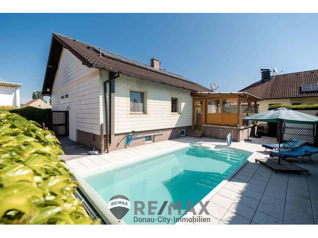 Immobilie in Langenlebarn-Oberaigen - Stilvolles Wohnen mit Pool - ohne Garten, aber mit WOW Effekt! - Bild 1