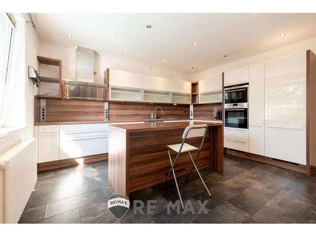 Immobilie in Langenlebarn-Oberaigen - Stilvolles Wohnen mit Pool - ohne Garten, aber mit WOW Effekt! - Bild 2