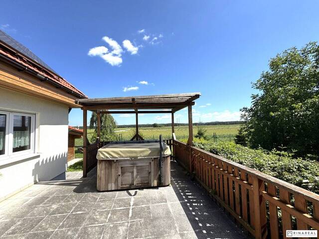 Immobilie in Mollram - MOLLRAM - Einfamilienhaus mit ca. 1.268 m² Eigengrund | Baujahr 2009 | Sauna & Whirlpool | Luftwärmepumpe, PV-Anlage, Klimaanlage uvm. - Bild 1