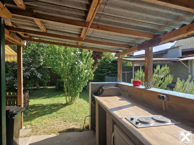 Immobilie in Hippersdorf - LIEBEVOLLES LANDHAUS FÜR ZWEI PERSONEN IN GRÜNLAGE MIT GESCHLOSSENEM, ABSOLUT UNEINSEHBAREM INNENHOF UND HERRLICHEM GARTEN SAMT GRILLPLATZ UND NEBENGEBÄUDEN - Bild 4