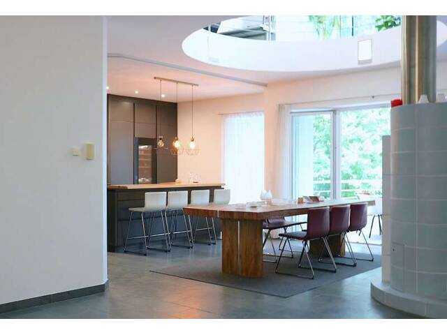 Immobilie in Thalheim bei Wels - OFFENES BIETERVERFAHREN - ARCHITHEKTENVILLA in THALHEIM am HUMMELHOF - MODERNISIERT und sehr HOCHWERTIG eingerichtet - ansehen lohnt sich - Bild 4