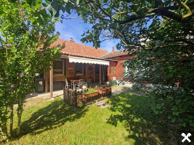 Immobilie in Hippersdorf - LIEBEVOLLES LANDHAUS FÜR ZWEI PERSONEN IN GRÜNLAGE MIT GESCHLOSSENEM, ABSOLUT UNEINSEHBAREM INNENHOF UND HERRLICHEM GARTEN SAMT GRILLPLATZ UND NEBENGEBÄUDEN - Bild 1