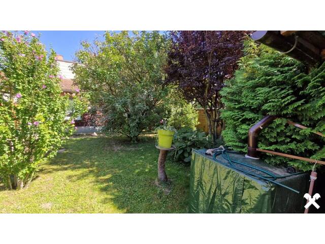 Immobilie in Hippersdorf - LIEBEVOLLES LANDHAUS FÜR ZWEI PERSONEN IN GRÜNLAGE MIT GESCHLOSSENEM, ABSOLUT UNEINSEHBAREM INNENHOF UND HERRLICHEM GARTEN SAMT GRILLPLATZ UND NEBENGEBÄUDEN - Bild 2