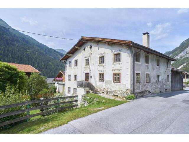 Immobilie in Schnann - Rarität: Historischer Einhof in Schnann – Denkmalgeschütztes Ensemble aus dem 18. Jahrhundert - Bild 0