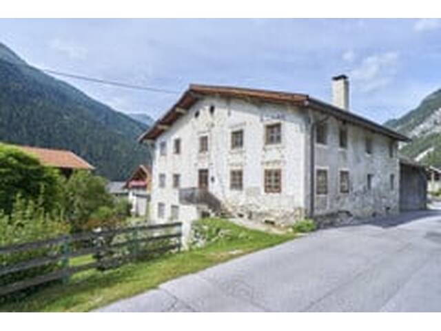 Immobilie in Schnann - Rarität: Historischer Einhof in Schnann – Denkmalgeschütztes Ensemble aus dem 18. Jahrhundert - Bild 4