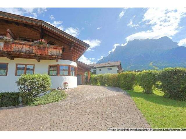 Immobilie in Ehrwald - Wohnhaus mit zwei Ferienwohnungen im Zugspitzgebiet - Bild 0