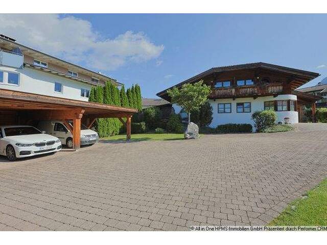 Immobilie in Ehrwald - Wohnhaus mit zwei Ferienwohnungen im Zugspitzgebiet - Bild 1
