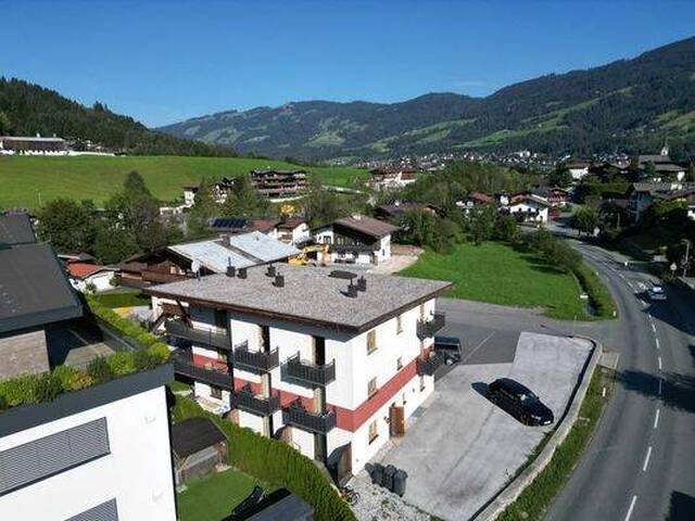 Immobilie in Kirchberg in Tirol - Zentrumsnahes Wohngebäude mit 17 Einheiten - Bild 0