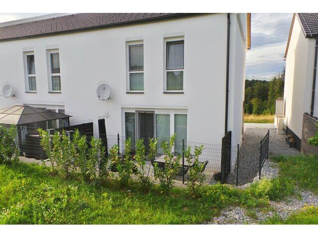 Immobilie in Gleisdorf - STILVOLL WOHNEN mit schönem Naturblick nahe Gleisdorf , Sonne-Ruhe-Komfort, Terrasse, Garten, Carport & Parkplatz - Bild 2