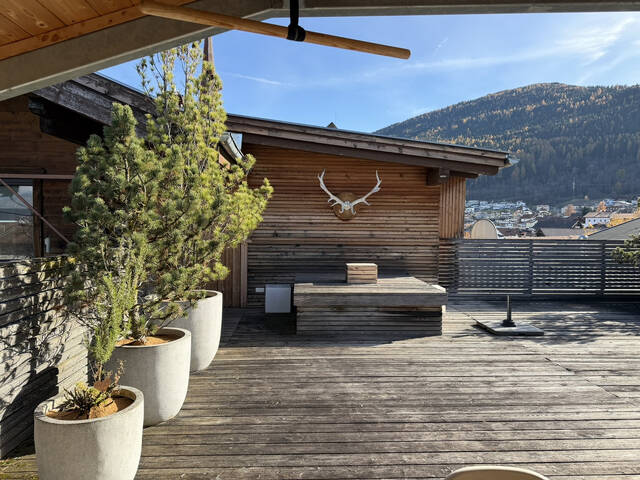 Immobilie in Axams - Maisonette im Dorfkern Axams: 92 m² Dachterrasse, Tischlerküche und Lift - Bild 1