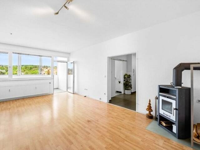 Immobilie in Brunn am Gebirge - Schöne, sonnige Dachgeschosswohnung mit Fernblick - Nähe Mödling - Bild 1