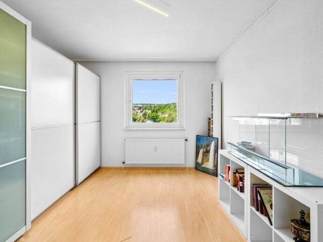 Immobilie in Brunn am Gebirge - Schöne, sonnige Dachgeschosswohnung mit Fernblick - Nähe Mödling - Bild 2