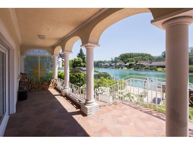 Immobilie in Trautmannsdorf an der Leitha - Ein Hauch von Dolce Vita – Großzügiges Einfamilienhaus mit Privatseezugang - Bild 0