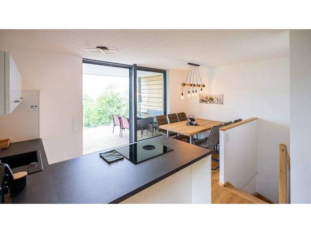 Immobilie in Eichenberg - 93m² große 3,5-Zimmer-Maisonettewohnung mit Seeblick und Zweitwohnsitzmöglichkeit am Eichenberg! - Bild 0
