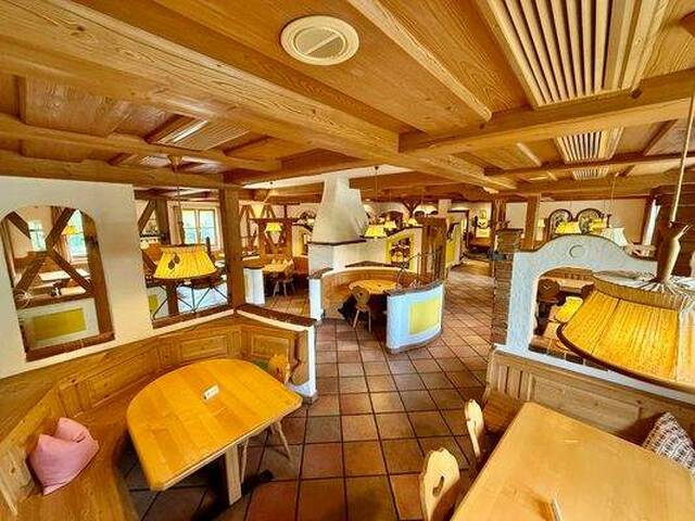 Immobilie in Sierndorf - Top-Lage mit Schnellstraßenauffahrt: Gastro, Wohnen, Arbeiten oder Bauträgerprojekt! - Bild 2