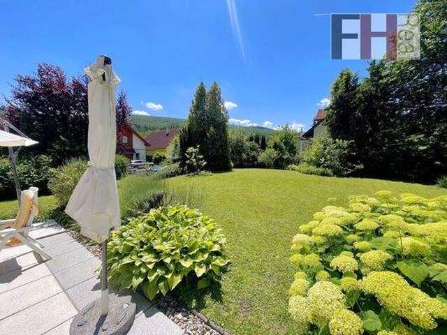 Immobilie in Purkersdorf - Exklusives Holzblock-Landhaus in Purkersdorfer Grünlage! - Bild 1