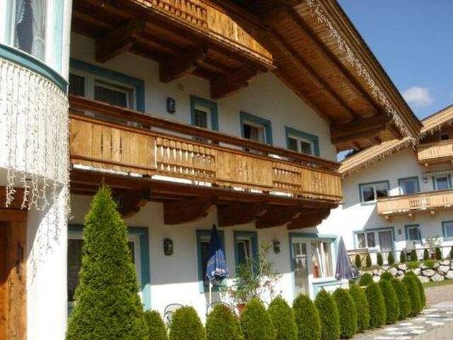 Immobilie in Scheffau am Wilden Kaiser - Traumhafte Wohnung am Wilden Kaiser - Galerie, Balkon & Tiefgarage - Bild 2