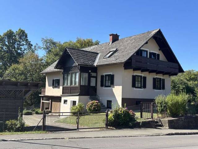 Immobilie in Klöch - Geräumiges Haus am Klöchberg, mit 7 Zimmer und Blick in die Weinberge - Bild 0