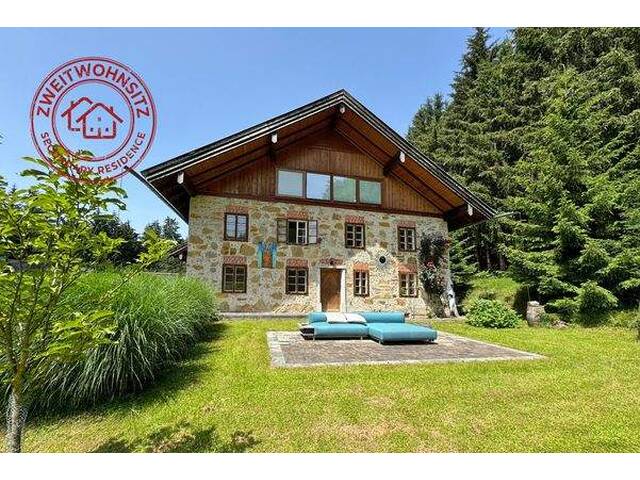 Immobilie in Neumarkt am Wallersee - Modern & charmant! Bauernhaus in absoluter Alleinlage - Nähe Wallersee! - Bild 0