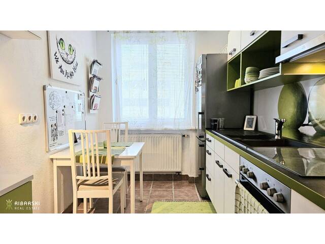 Immobilie in Wiener Neustadt - Hofseitige Wohnung mit Charme und separater Loggia nahe dem Hauptplatz - Thermische Sanierung in Arbeit - Bild 4