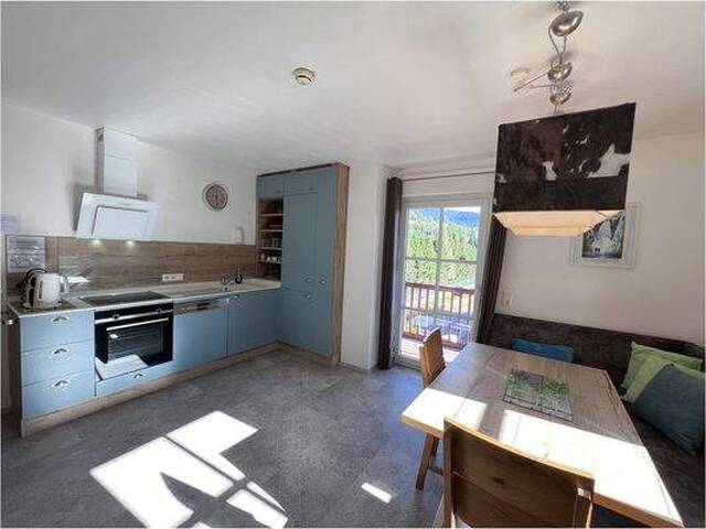 Immobilie in Kaprun - Schöne, gepflegte Maisonette-Wohnung mit 2 Schlafzimmern u. sonnigem Balkon in guter Lage von Kaprun - Bild 2