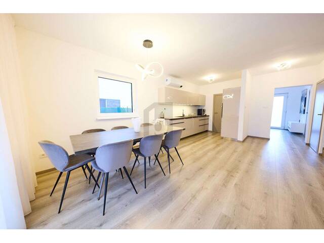 Immobilie in Hundsheim - KLARE LINIEN - ELEGANTE AUSSTATTUNG - GARTEN MIT TERRASSE - Bild 2