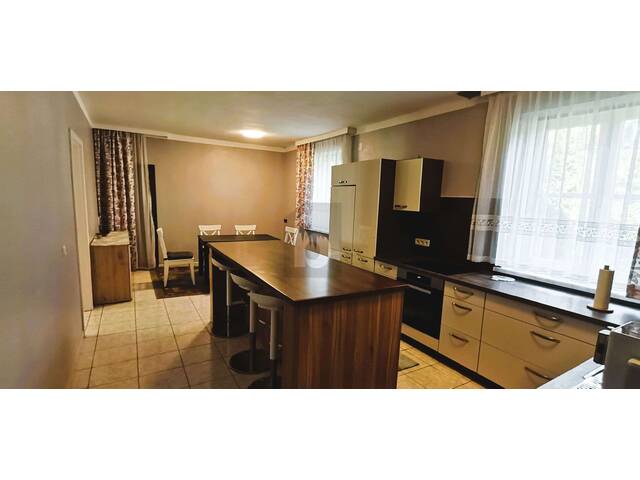 Immobilie in Götzendorf an der Leitha - GROSSZÜGIG MIT GARTEN UND AUSBAUBAREM DACHBODEN - Bild 2