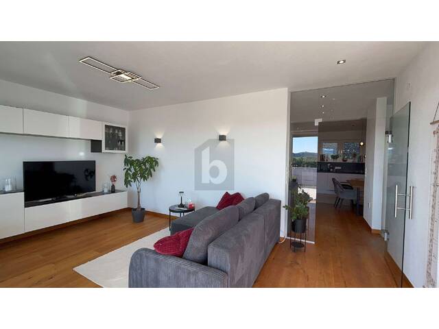 Immobilie in Lengau - PANORAMAAUSBLICK MIT SONNENTERRASSE UND EIGENGARTEN - Bild 2