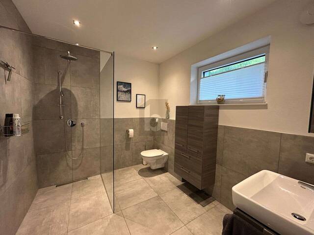 Immobilie in Lengau - PANORAMAAUSBLICK MIT SONNENTERRASSE UND EIGENGARTEN - Bild 4