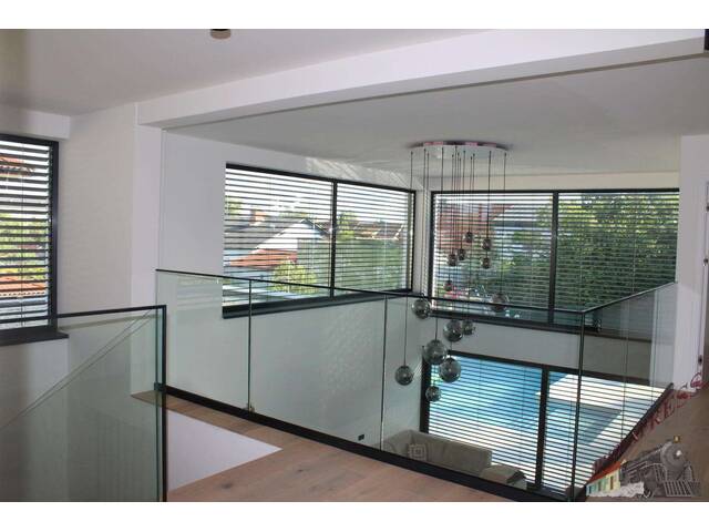 Immobilie in Schwadorf - Gut gelegenes Einfamilienhaus / Villa in Schwadorf - Bild 1