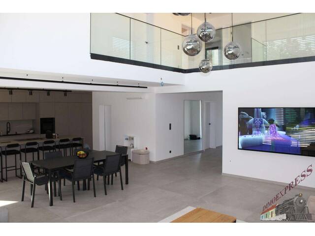 Immobilie in Schwadorf - Gut gelegenes Einfamilienhaus / Villa in Schwadorf - Bild 4